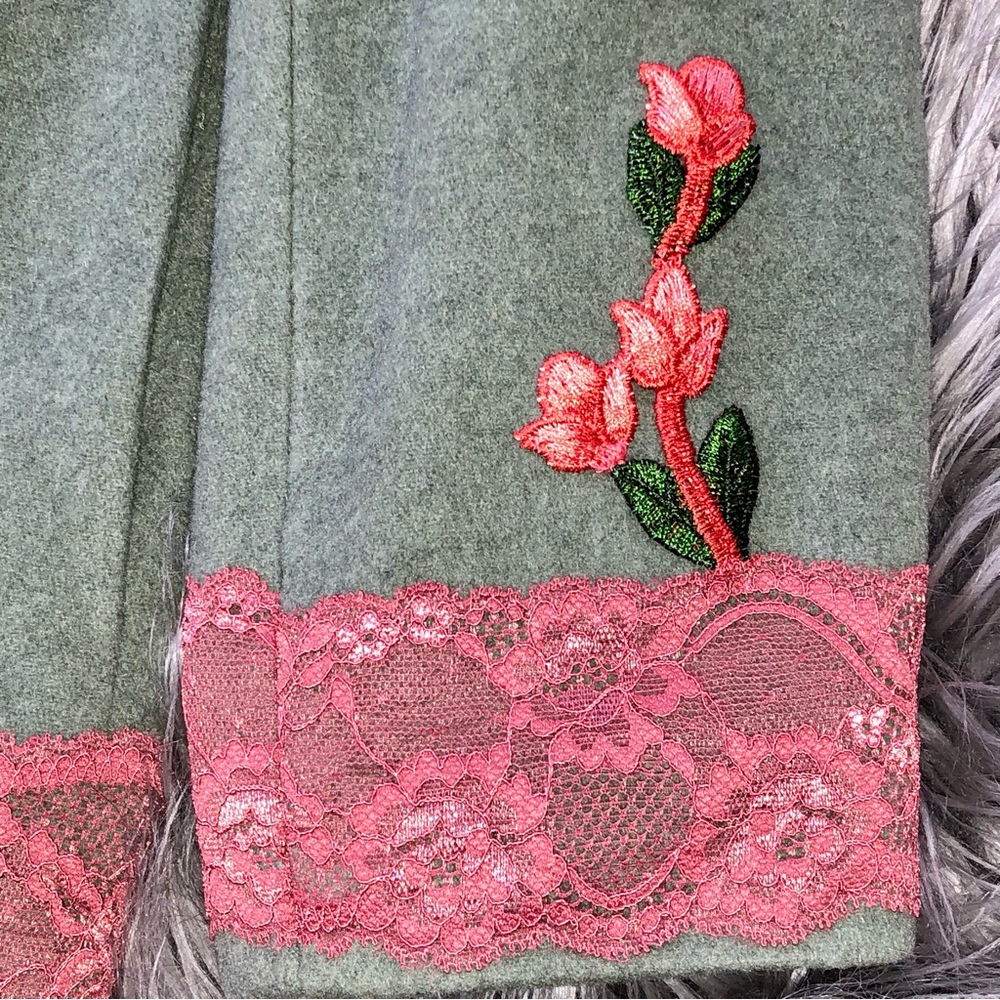 Upcycled Vintage Mint Green Wool Blend Coat with Coral Blooms and Lace, Size 10 - Picture 4 of 8